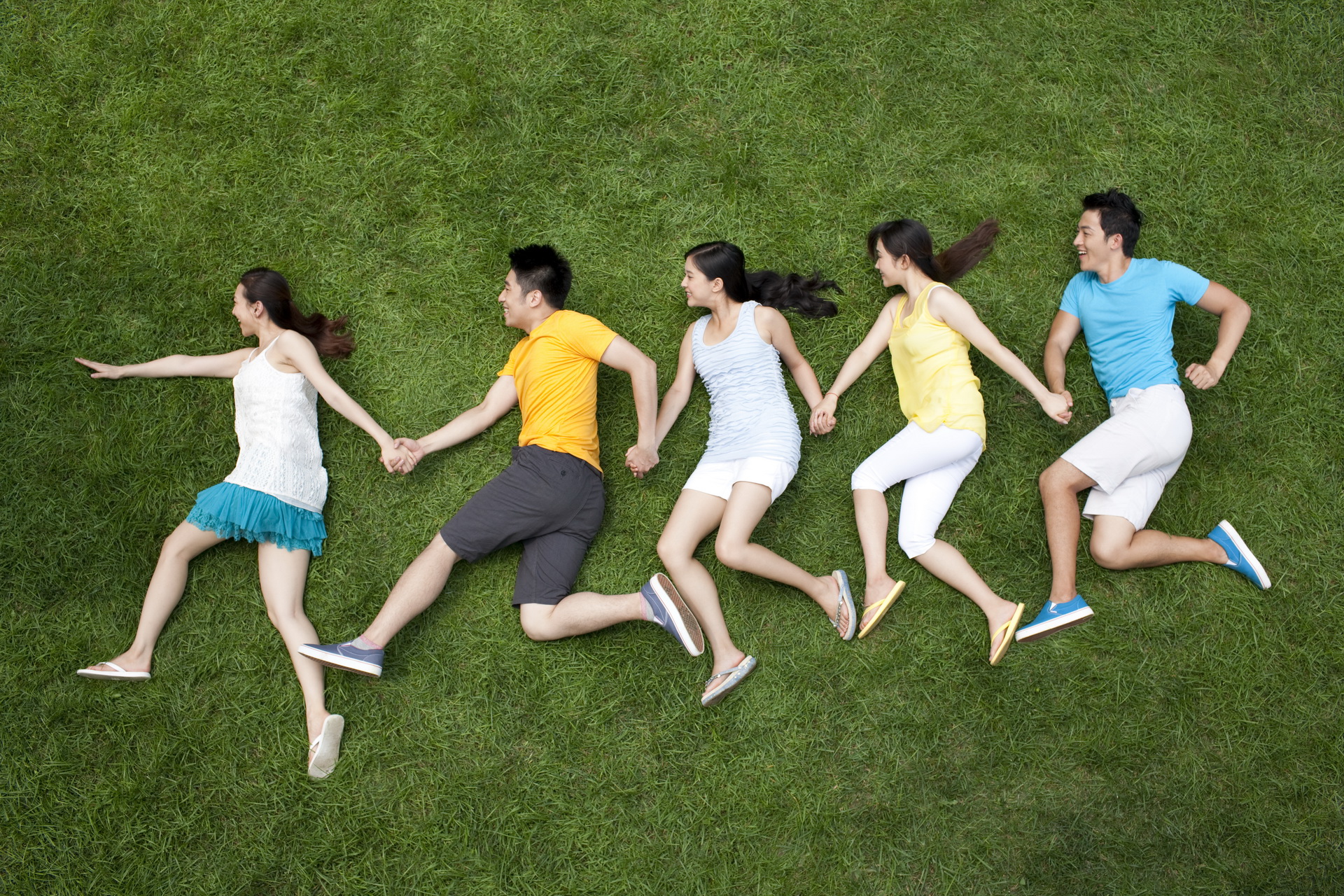 Creative young Chinese imitating running Creative young Chinese imitating running